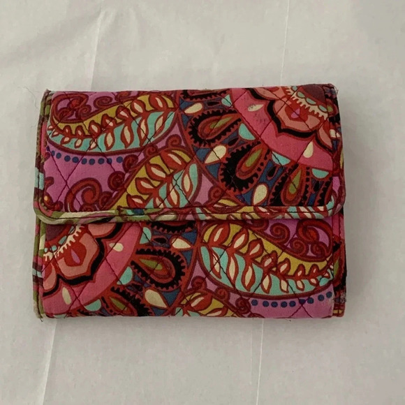 Vera Bradley Bi Fold Wallet ID Pocket Card Slots Quilted Magenta Red Blue - Picture 1 of 8